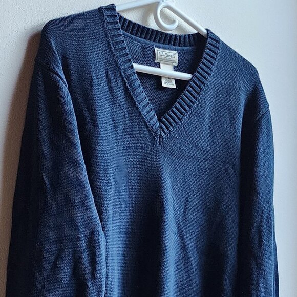 L.L. Bean Navy V-Neck Sweater Size XL - Picture 3 of 13